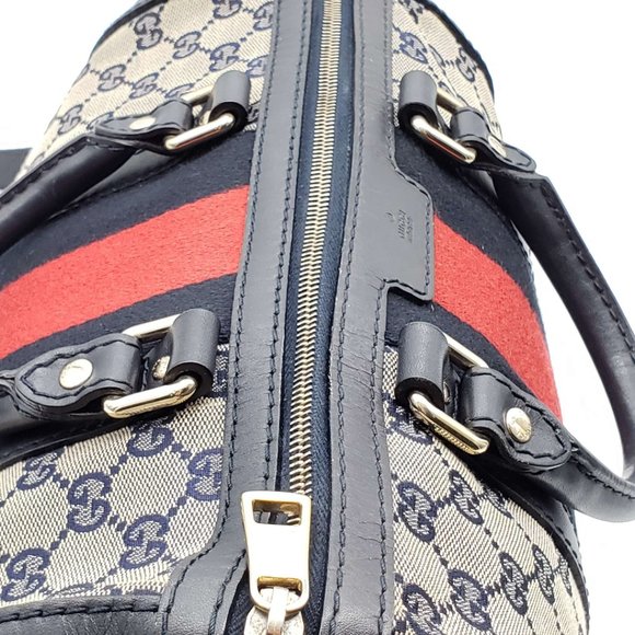 Authentic Gucci Canvas Vintage Medium CrossbodyBag - Picture 6 of 15